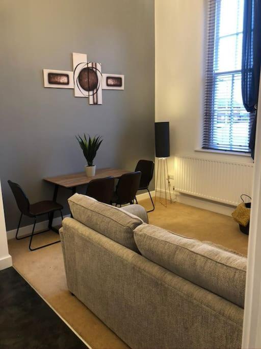 Fusilier Apartment Wrexham City Exteriör bild