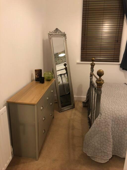 Fusilier Apartment Wrexham City Exteriör bild