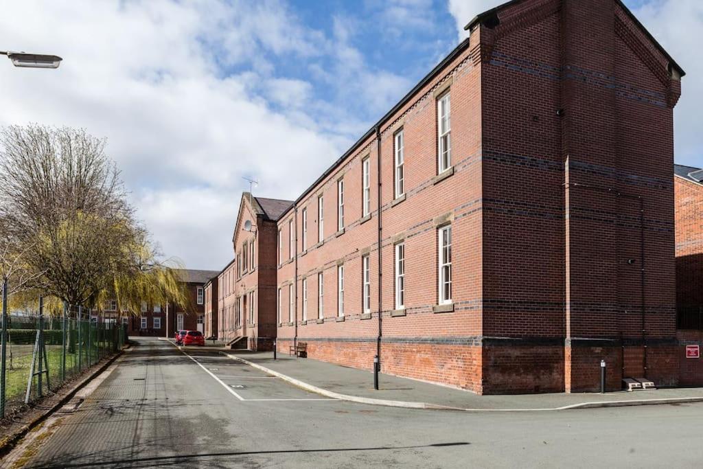Fusilier Apartment Wrexham City Exteriör bild